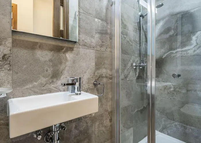 아파트 Nocturnal Elegance By Solea